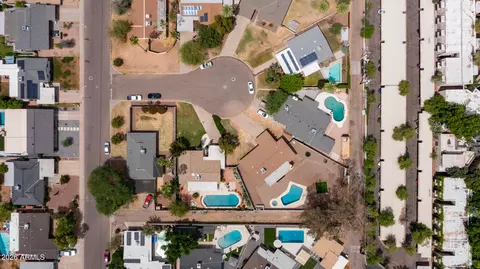 View/Area - 1325 E Avalon Dr, Phoenix, AZ 85014 photo 16 of 19