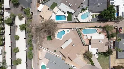 View/Area - 1325 E Avalon Dr, Phoenix, AZ 85014 photo 4 of 19