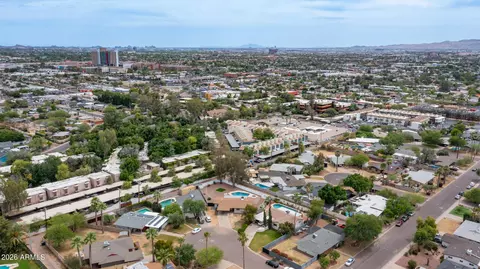 View/Area - 1325 E Avalon Dr, Phoenix, AZ 85014 photo 3 of 19