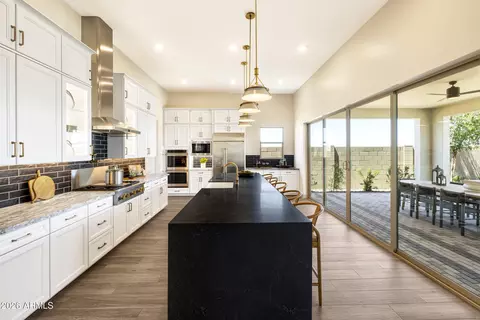 712 W Treasure Trl, Apache Junction, AZ 85120 photo 4
