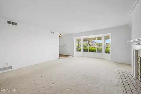 Living - 1742 E Mountain View Rd, Phoenix, AZ 85020 photo 3 of 4