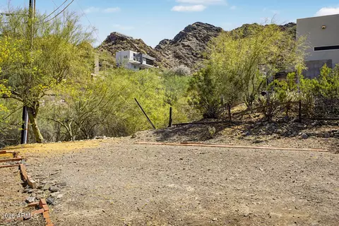 Exterior - 1742 E Mountain View Rd, Phoenix, AZ 85020 photo 2 of 5