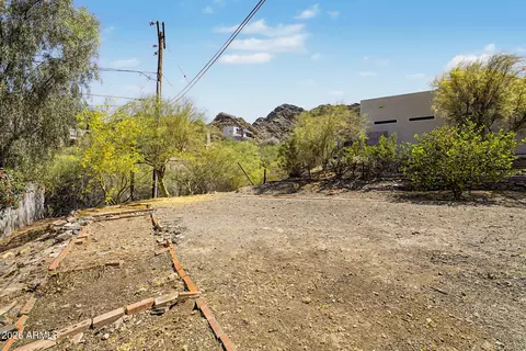 Exterior - 1742 E Mountain View Rd, Phoenix, AZ 85020 photo 5 of 5