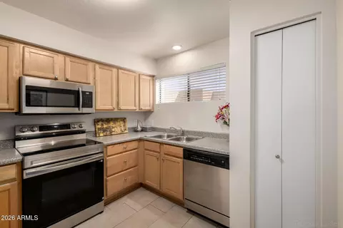 11640 N 51st Ave #237, Glendale, AZ 85304