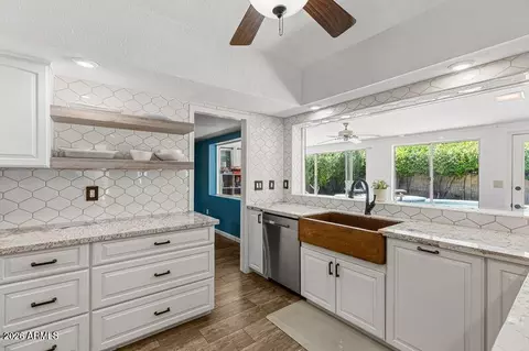 Kitchen - 2118 E Pebble Beach Dr, Tempe, AZ 85282 photo 2 of 4