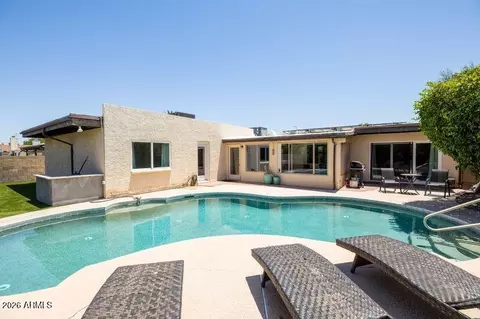 Exterior - 2118 E Pebble Beach Dr, Tempe, AZ 85282 photo 5 of 10
