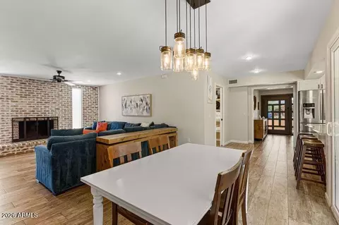 Dining - 2118 E Pebble Beach Dr, Tempe, AZ 85282 photo 4 of 4