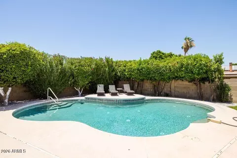 Exterior - 2118 E Pebble Beach Dr, Tempe, AZ 85282 photo 3 of 10