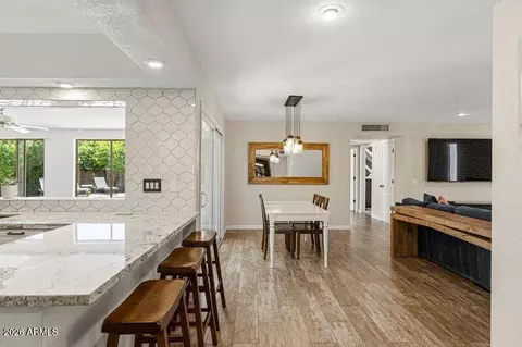Dining - 2118 E Pebble Beach Dr, Tempe, AZ 85282 photo 2 of 4