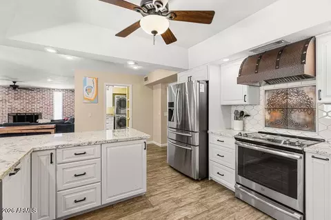 Kitchen - 2118 E Pebble Beach Dr, Tempe, AZ 85282 photo 1 of 4