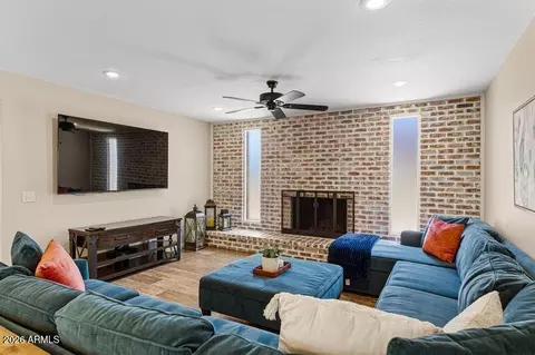 Living - 2118 E Pebble Beach Dr, Tempe, AZ 85282 photo 1 of 1
