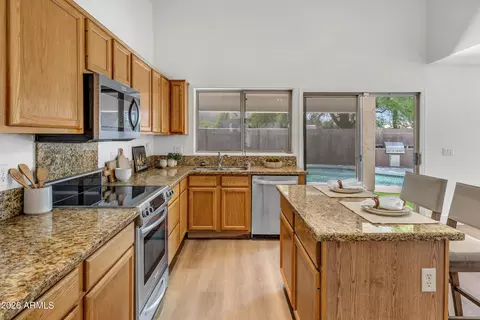 Kitchen - 843 W Bruce Ave, Gilbert, AZ 85233 photo 4 of 4