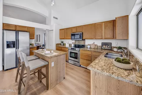 Kitchen - 843 W Bruce Ave, Gilbert, AZ 85233 photo 3 of 4