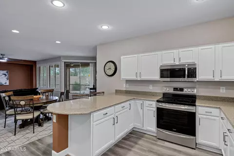Kitchen - 4777 E Narrowleaf Dr, Gilbert, AZ 85298 photo 3 of 4