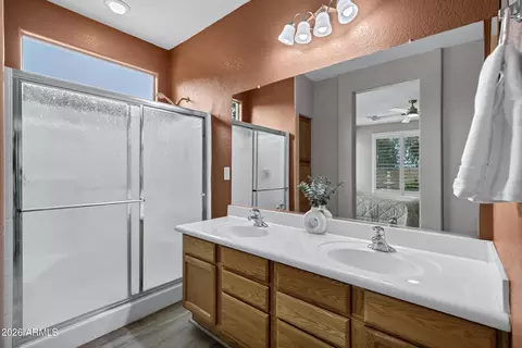 Bath - 4777 E Narrowleaf Dr, Gilbert, AZ 85298 photo 2 of 3