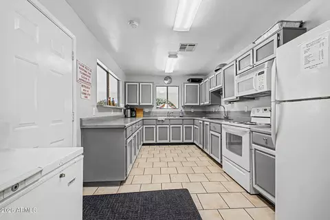 Kitchen - 3270 S Goldfield Rd #516, Apache Junction, AZ 85119 photo 4 of 5