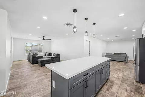 2174 E Palmcroft Dr, Tempe, AZ 85282 photo 5