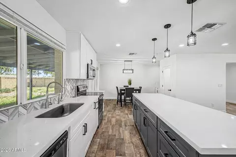 2174 E Palmcroft Dr, Tempe, AZ 85282 photo 6