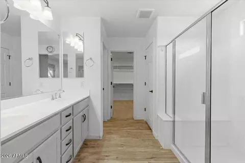 Entry Way - 5722 W Odeum Ln, Phoenix, AZ 85043 photo 2 of 3