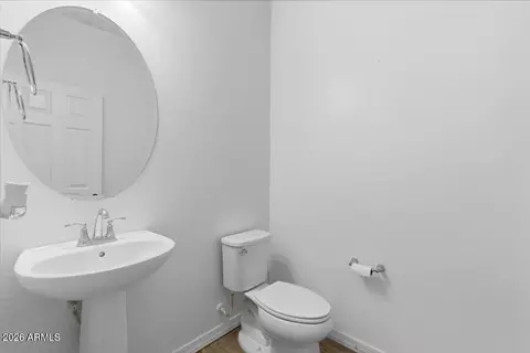 Bath - 5722 W Odeum Ln, Phoenix, AZ 85043 photo 1 of 3