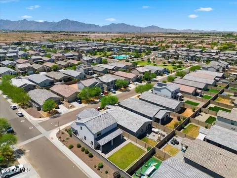 View/Area - 5722 W Odeum Ln, Phoenix, AZ 85043 photo 3 of 4