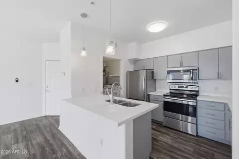 5302 E Van Buren St #2009, Phoenix, AZ 85008