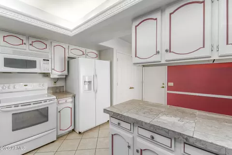 Kitchen - 16637 N 30th Ave, Phoenix, AZ 85053 photo 2 of 5