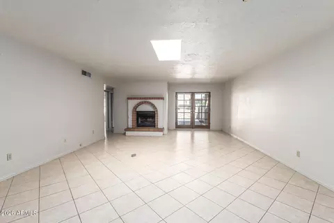 Living - 16637 N 30th Ave, Phoenix, AZ 85053 photo 3 of 9