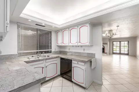 Kitchen - 16637 N 30th Ave, Phoenix, AZ 85053 photo 3 of 5