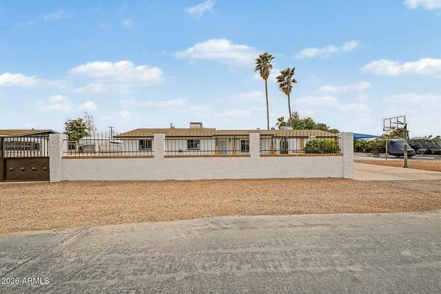 2801 E Angela Dr, Phoenix, AZ 85032