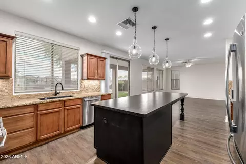 Kitchen - 3267 E Maplewood St, Gilbert, AZ 85297 photo 5 of 7