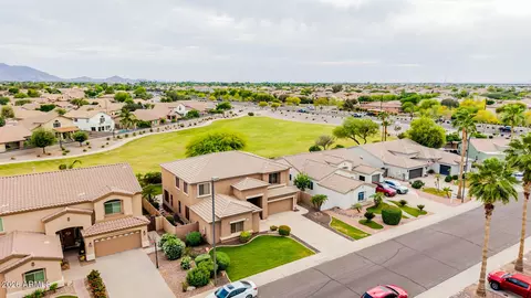 View/Area - 3267 E Maplewood St, Gilbert, AZ 85297 photo 6 of 20