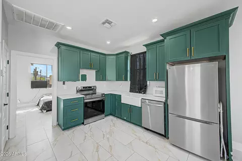 Kitchen - 1353 W Superstition Blvd, Apache Junction, AZ 85120 photo 3 of 3