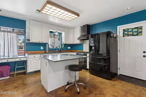 Kitchen - 2245 E Osborn Rd, Phoenix, AZ 85016 photo 6 of 6