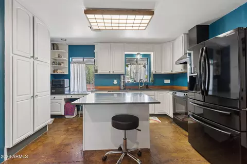 Kitchen - 2245 E Osborn Rd, Phoenix, AZ 85016 photo 1 of 6