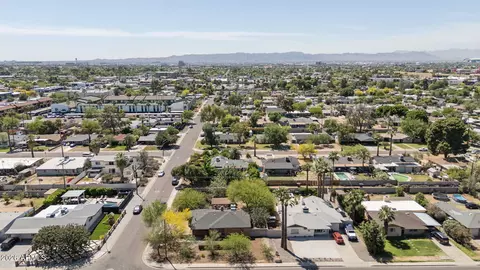 View/Area - 2245 E Osborn Rd, Phoenix, AZ 85016 photo 5 of 8