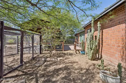 Exterior - 2245 E Osborn Rd, Phoenix, AZ 85016 photo 14 of 20