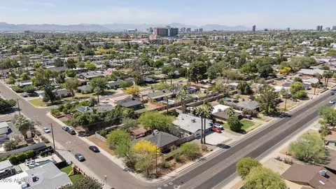 View/Area - 2245 E Osborn Rd, Phoenix, AZ 85016 photo 4 of 8