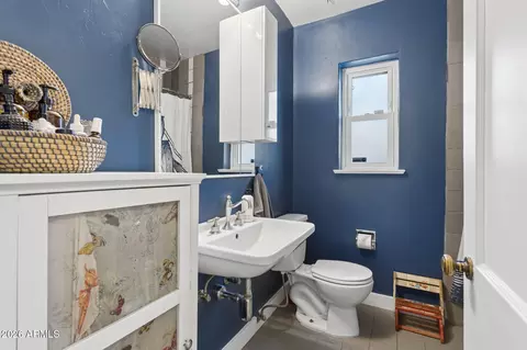 Bath - 2245 E Osborn Rd, Phoenix, AZ 85016 photo 1 of 3