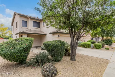 Exterior - 4631 E Lone Cactus Dr, Phoenix, AZ 85050 photo 6 of 7