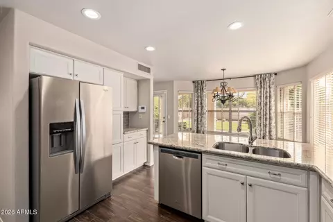 Kitchen - 4631 E Lone Cactus Dr, Phoenix, AZ 85050 photo 2 of 5