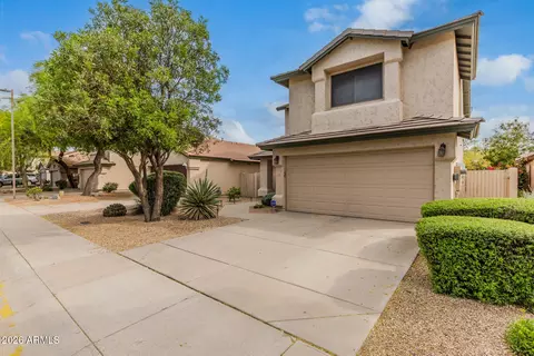 Exterior - 4631 E Lone Cactus Dr, Phoenix, AZ 85050 photo 5 of 7