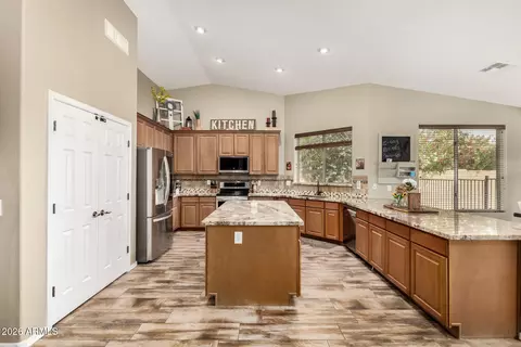 Kitchen - 3241 E Aris Dr, Gilbert, AZ 85298 photo 5 of 7