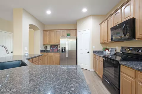 Kitchen - 2981 E Country Shadows St, Gilbert, AZ 85298 photo 2 of 4