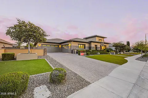 Exterior - 2087 E Aris Dr, Gilbert, AZ 85298 photo 2 of 34