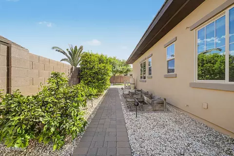 Exterior - 2087 E Aris Dr, Gilbert, AZ 85298 photo 30 of 34