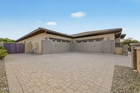 Exterior - 2087 E Aris Dr, Gilbert, AZ 85298 photo 16 of 34