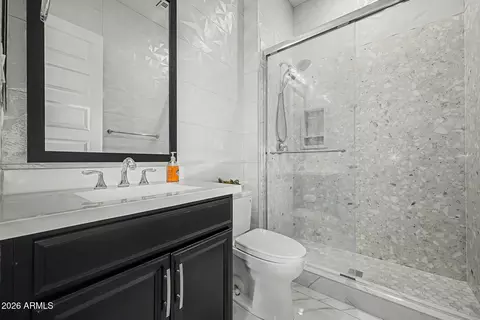 Bath - 2087 E Aris Dr, Gilbert, AZ 85298 photo 5 of 10