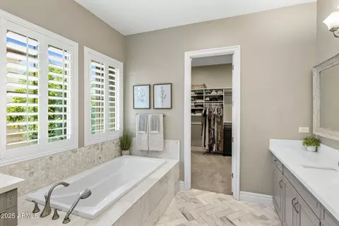 Bath - 2051 E Aris Dr, Gilbert, AZ 85298 photo 2 of 6