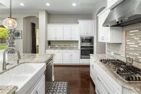 Kitchen - 2051 E Aris Dr, Gilbert, AZ 85298 photo 2 of 3